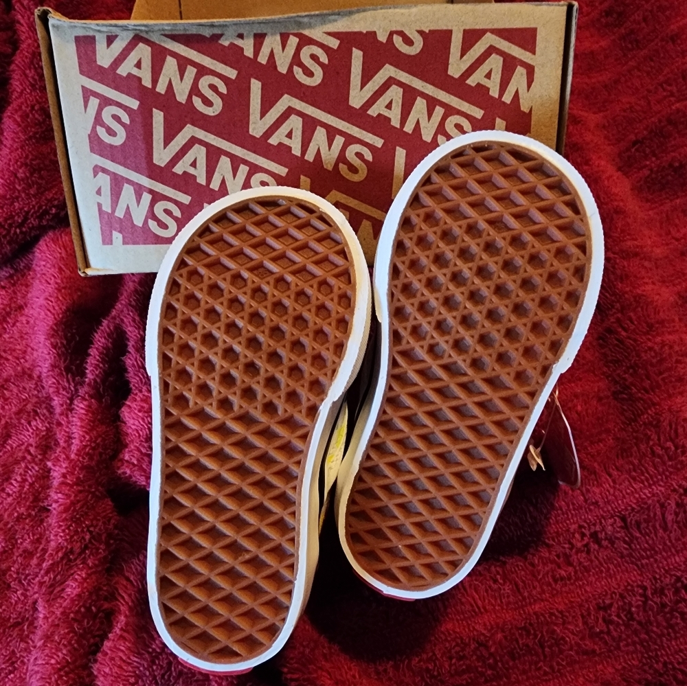 Vans - Picture 3 of 4
